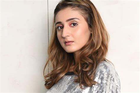 Singer Dhvani Bhanushali Donates Rs 50000 For Daily Wage Earners Amid