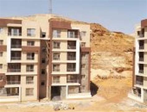 جامعة القاهرة هي ثاني أقدم الجامعات المصرية والثالثة عربياً بعد جامعة الأزهر وجامعة القرويين تأسست كلياتها المختلفة في عهد محمد علي، كالمهندسخانة (حوالي 1820) والمدرسة الطبية عام 1827، ثم ما لبثا أن أغلقت في عهد الخديوي محمد سعيد (حوالي 1850). وزير الإسكان: تسليم 240 وحدة سكنية بمشروع دار مصر الأحد ...