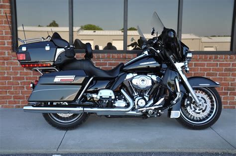 Which in 2011 means it got the optional 103 cu in engine upgrade. 2011 Harley Davidson Ultra Classic Limited