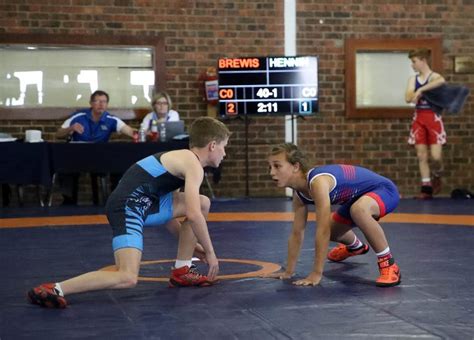 Young Girl Push Boys Around On The Wrestling Mat Rekord