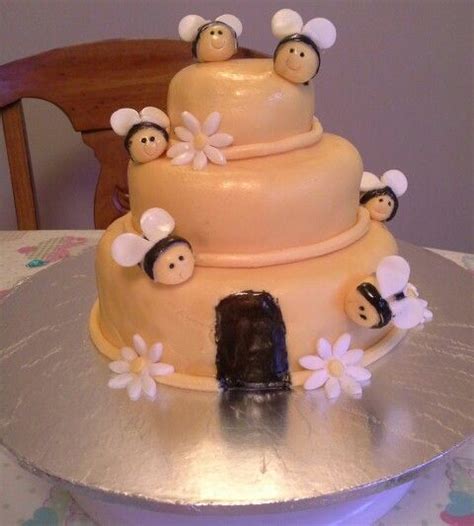 The Bee Hive Cake This Cake Is Great With Lots Of Layers Its Big