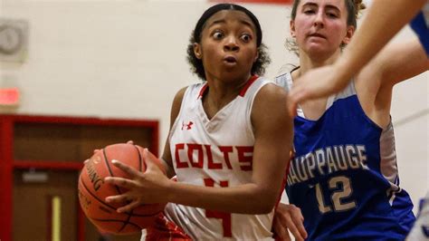 Laila Carr Runs The Show And Scores 15 Points In Half Hollow Hills Wests Victory Newsday