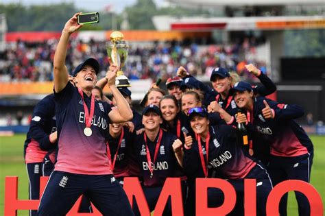 England Womens Cricket Team Handed Bumper Pay Rises After World Cup Triumph London Evening