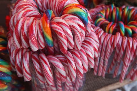 Principal Bans Candy Canes Because Theyre Shaped Like A “j” For Jesus