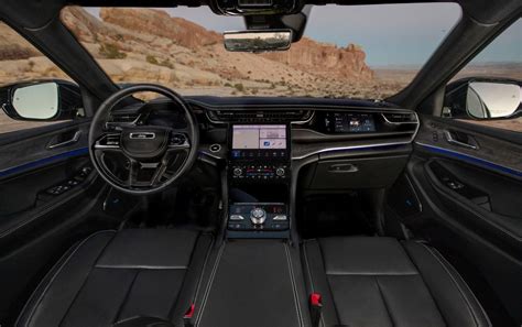 See Interior Photos Of The 2023 Jeep Grand Cherokee
