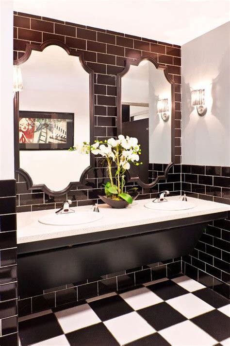 14 Beautiful Black Bathrooms