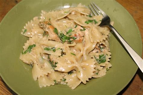Add the garlic, salt and cayenne; pioneer woman alfredo pasta