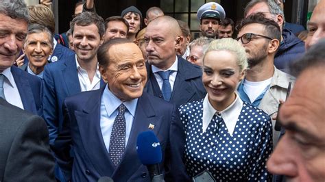 Chi è Marta Fascina Fidanzata Silvio Berlusconi Età Lavoro Matrimonio Testamento Instagram