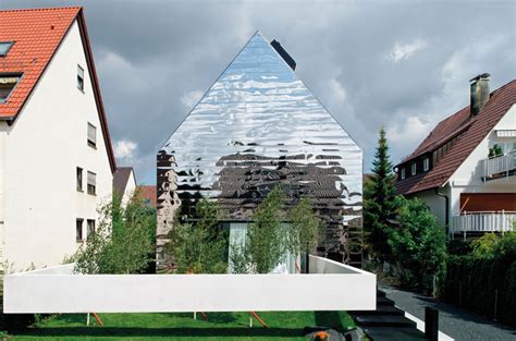 10 Marvels Of Mirrored Architecture That Reflect The World