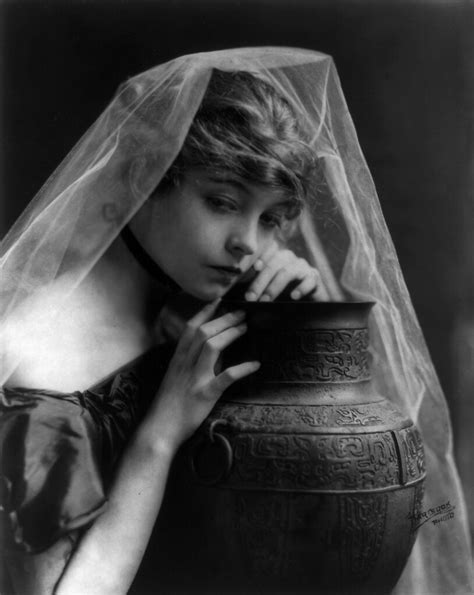 Lillian Gish By Hartsook Photo Ca 1915 Lillian Gish Hea Flickr
