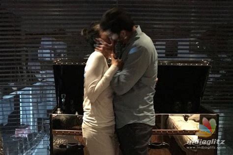 Mahesh Babu Wifes Passionate Kiss Goes Viral Tamil