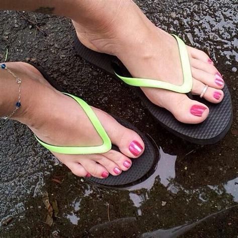 Twitter Flip Flop Sandals Cute Toes Pretty Toes Painted Toe Nails