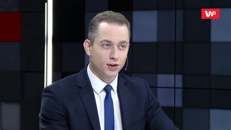 Kaczyński to ohydny mistrz podstępu,nie ma się co dziwić a naśladowców karierowiczów typu baszki nigdy nie braknie. Cezary Tomczyk: Kaczyński panicznie się boi - WP Wiadomości