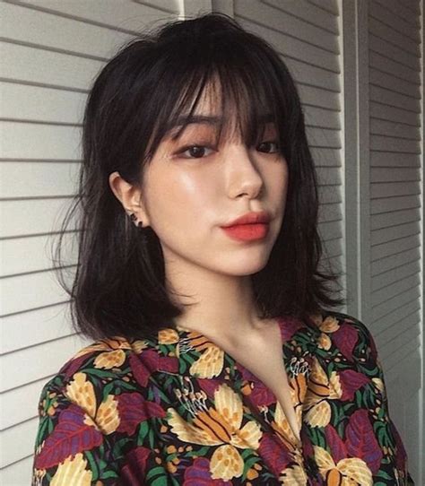 From amazing fringe hairstyles and bowls to messy curls and buns. Newest Short Korean Hairstyles For Women and Girls 2018