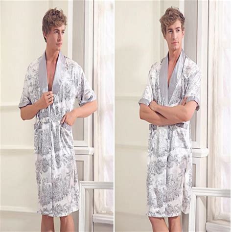 2016 Fashion Popular Summer And Spring Silk Bathrobes Men Robe