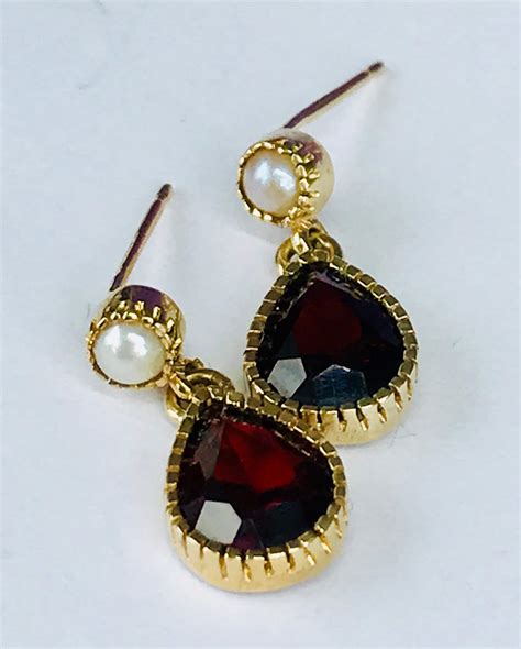 Stunning Vintage Ct Gold Garnet And Pearl Dangle Earrings Fully