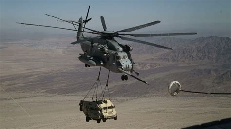 Ch 53e Super Stallions Refuelling While Carrying 2 Humvee Youtube