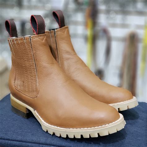 Botin suela de tractor, color piel Graso – Tiendacharra.com - Bodega