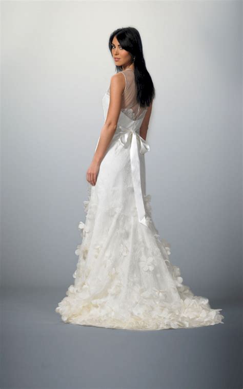 Over 20,000 gorgeous designer wedding dresses at simply amazing prices! European wedding dresses - OOSILE