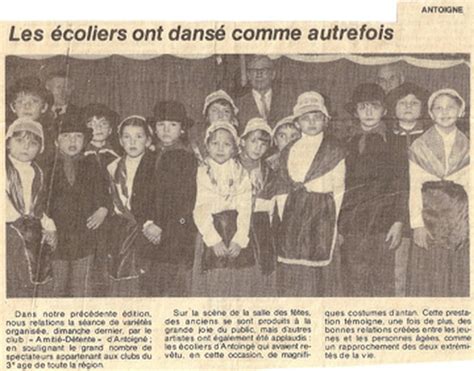 Photo De Classe Plutôt Une Photo De Fête Décole De 1978 Ecole