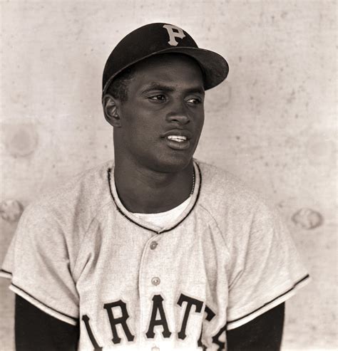 Clemente The Double Outsider The New York Times