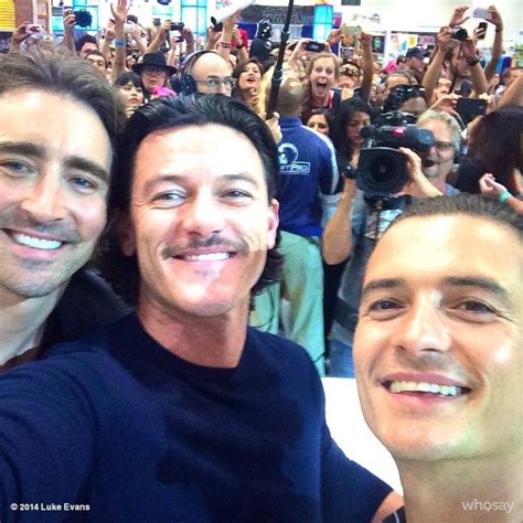 Lee Pace Luke Evans And Orlando Bloom Selfie At Sdcc Is It Me Or They