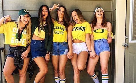 10 Adorable Gameday Outfits At Uo Society19