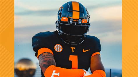 Tennessee Will Wear Dark Mode Uniform Combo Against Kentucky