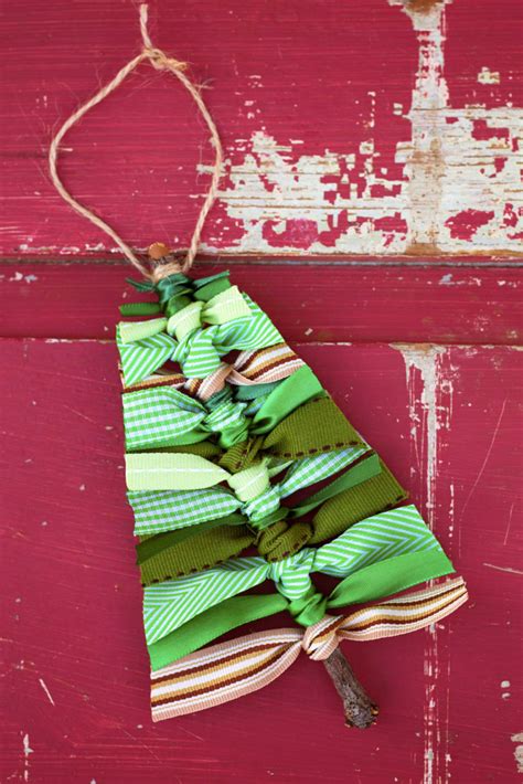14 Cool Christmas Ribbon Diys To Try Right Now Shelterness