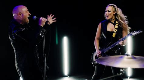 Guitarist Nita Strauss Released A New Video For Dead Inside Featuring