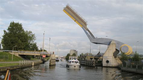 Interesting Bridges Around The World