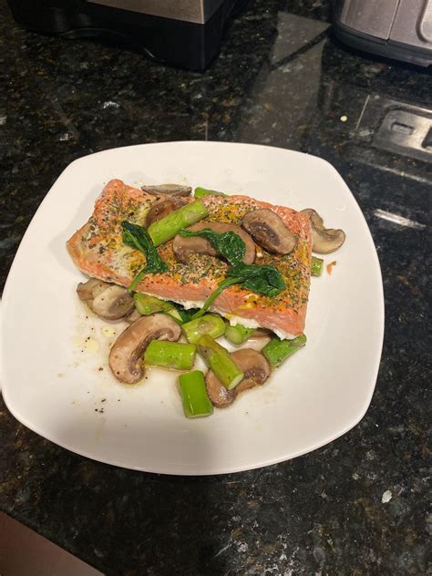 Slip spatula between salmon skin and flesh to remove skin; Super Simple Salmon, Spinach, Mushrooms and Asparagus : Ketomealseatingnow