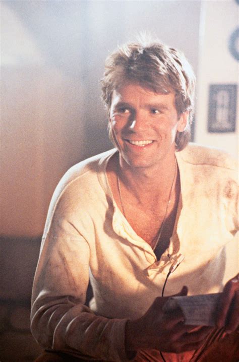 Macgyver Pilot Episode Promo Nerdy Twit Pinterest Pilot Richard