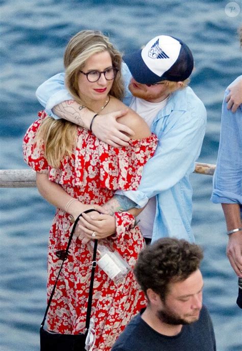 Photo Ed Sheeran Et Sa Compagne Cherry Seaborn Ont été Aperçus En Train De Prendre Du Bon