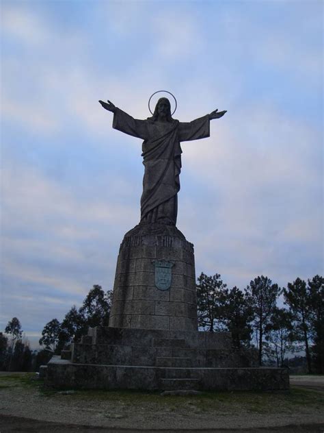 Estátua De Cristo Rei Paços De Ferreira All About Portugal