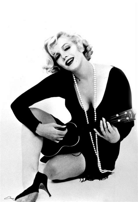 Photoshoot Of Marilyn Monroe In Some Like It Hot Vintage Everyday