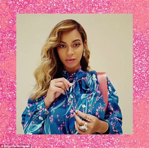 Beyonce Flaunts Her Bootylicious Curves In Tight Pants Daily Mail Online