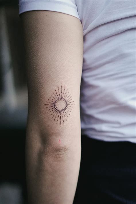 40 Brilliant Sun Tattoos For Women 2022 Guide