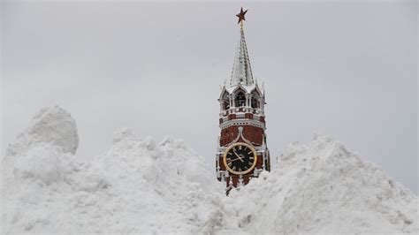 Moscow Hit By Freezing Temperatures And Record Snowfall The Weather