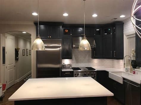 Amish custom kitchens is a chicago area cabinet dealer and kitchen design firm that features authentic handmade cabinetry of old order amish craftsmen from central illinois. Custom Cabinets Chicago
