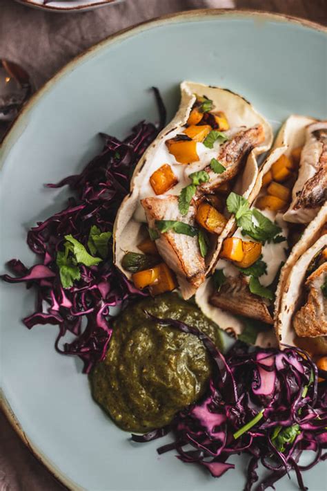 Check spelling or type a new query. Fisch Tacos mit Kiwi-Salsa und Rotkohl | foodundco.de ...