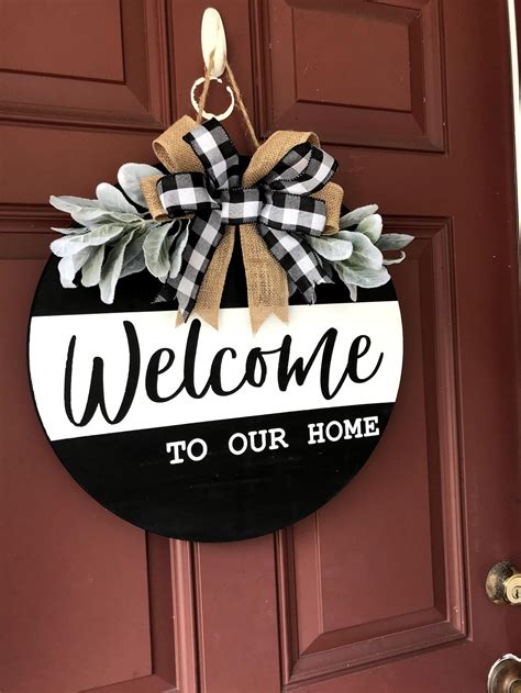 10 Round Welcome Sign Diy