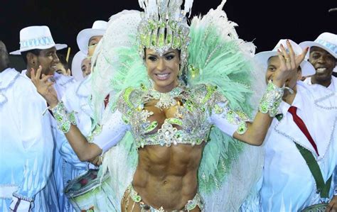gracyanne barbosa fecha desfiles do carnaval de sp e mostra boa forma na avenida purepeople