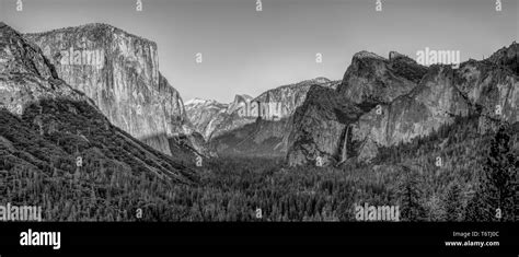 Hdr Panorama Of Yosemite Valley In Black And White Stock Photo Alamy