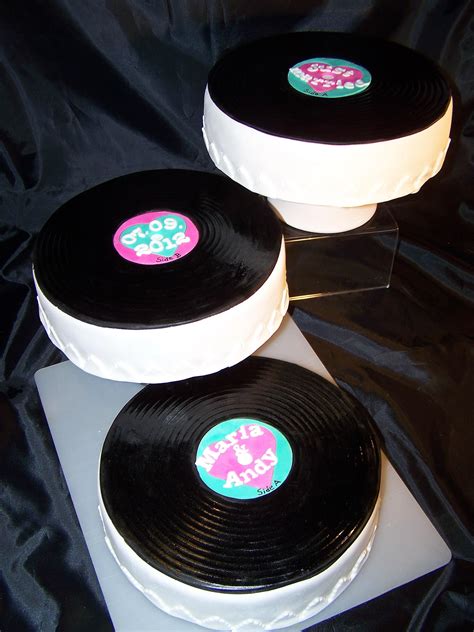 Wenn sie ihre alten schallplatten nicht weggeworfen haben, können sie sie vollkommen neu verwenden. cakesforfuns Blog bei Chefkoch.de - Hochzeitstorte mit ...