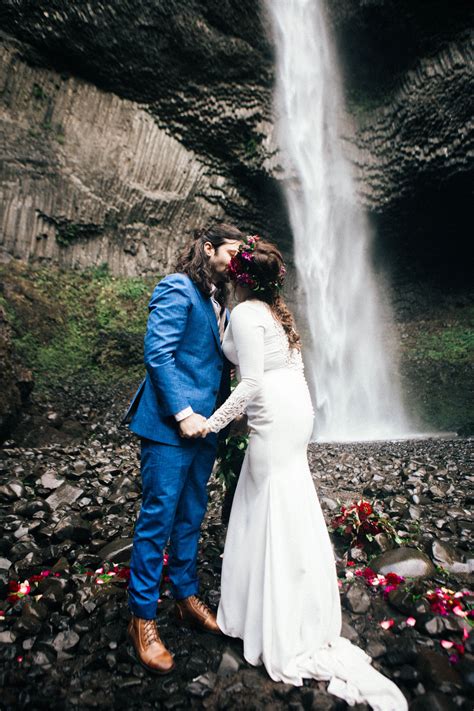 Waterfall Wedding Ceremony Waterfall Wedding Niagara Falls Wedding