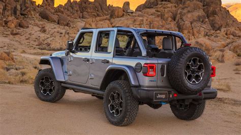 The wrangler jl, the most recent generation, was unveiled in late 2017 and is produced at jeep's toledo complex. Jeep Wrangler 4xE, mito offroad ibrido plug-in con ...