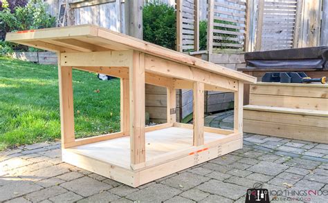 Diy Doghouse Keep Your Pets Warm This Winter 100 Things 2 Do