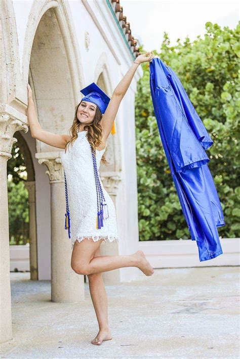 Best 9 Creative Graduation Day Photoshoot Ideas 2022 Miami