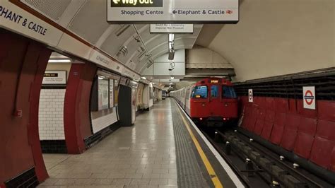 The Bakerloo Line At Elephant And Castle Tube Station Elephant And Castle